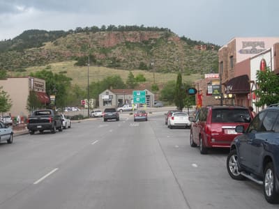 Main Street in Lyons looking west toward the red sandstone hogback